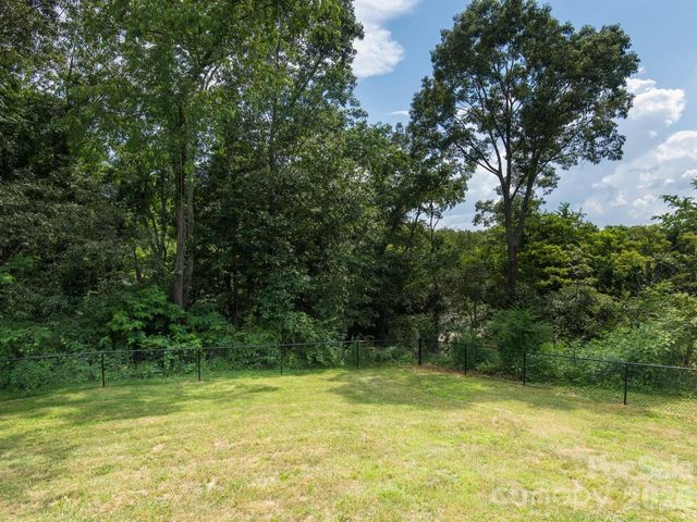 92 Salem Road, Weaverville, NC 28787