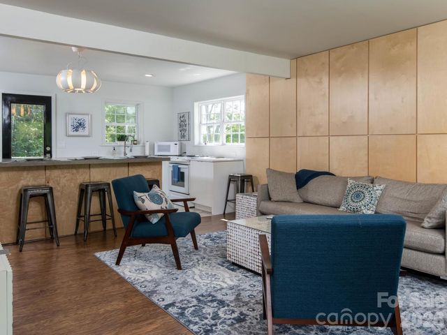 92 Salem Road, Weaverville, NC 28787