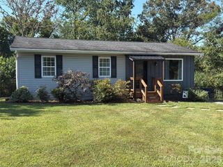 92 Salem Road, Weaverville, NC 28787