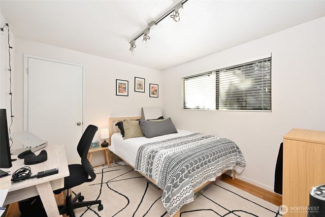 1614 NE 199th Court, Shoreline, WA 98155