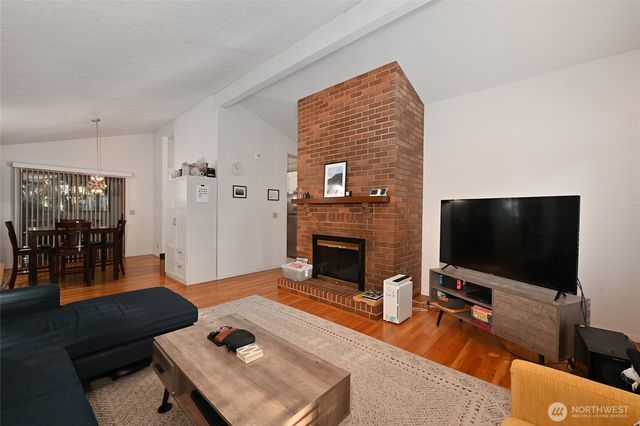 1614 NE 199th Court, Shoreline, WA 98155