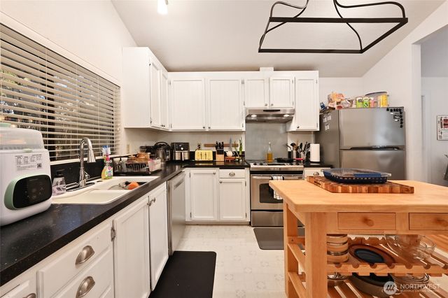 1614 NE 199th Court, Shoreline, WA 98155