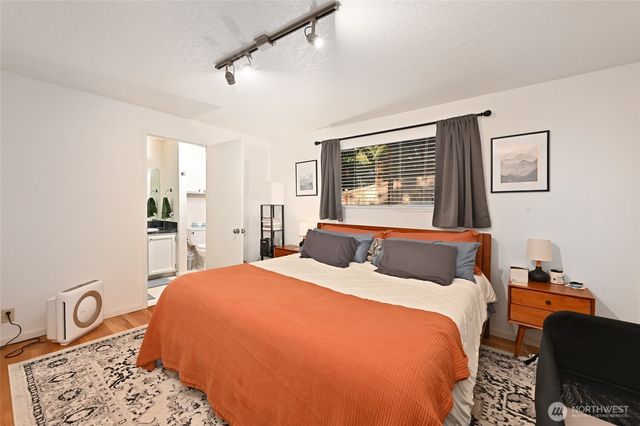 1614 NE 199th Court, Shoreline, WA 98155