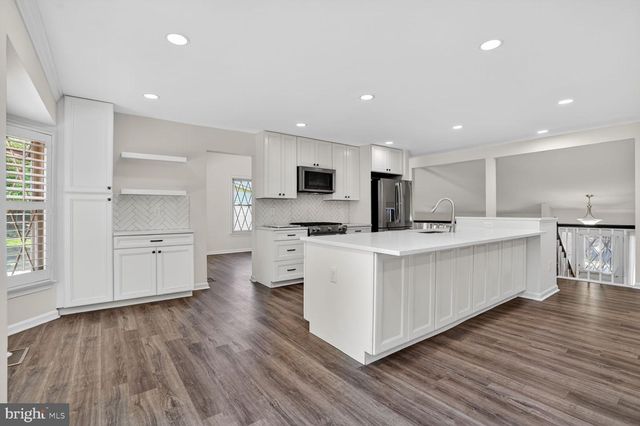 6030 BURNSIDE LANDING DR, Burke, VA 22015