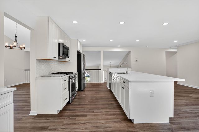 6030 BURNSIDE LANDING DR, Burke, VA 22015