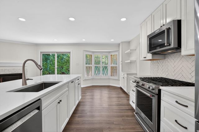 6030 BURNSIDE LANDING DR, Burke, VA 22015