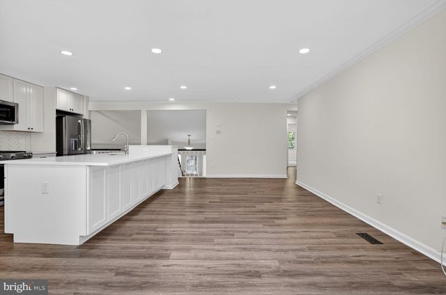 6030 BURNSIDE LANDING DR, Burke, VA 22015