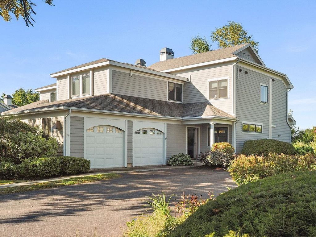 541 Golf Course Road, South Burlington, VT 05403