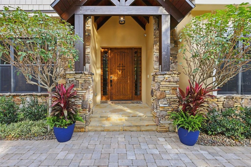 Image 2 of property listing at 713 MAIN STREET, Windermere, FL 34786