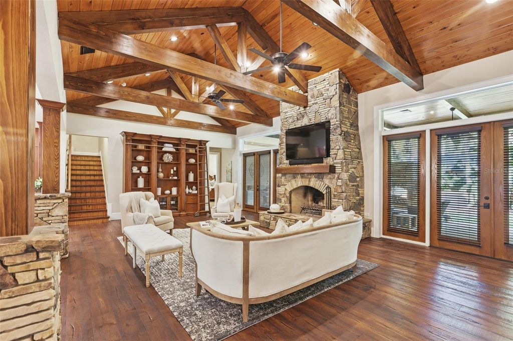 Image 12 of property listing at 713 MAIN STREET, Windermere, FL 34786