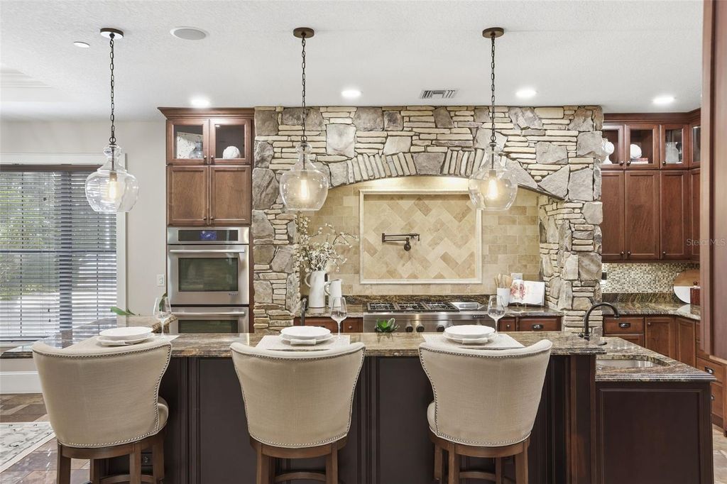 Image 23 of property listing at 713 MAIN STREET, Windermere, FL 34786