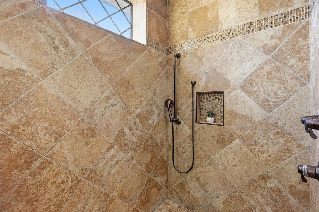 Image 33 of property listing at 713 MAIN STREET, Windermere, FL 34786