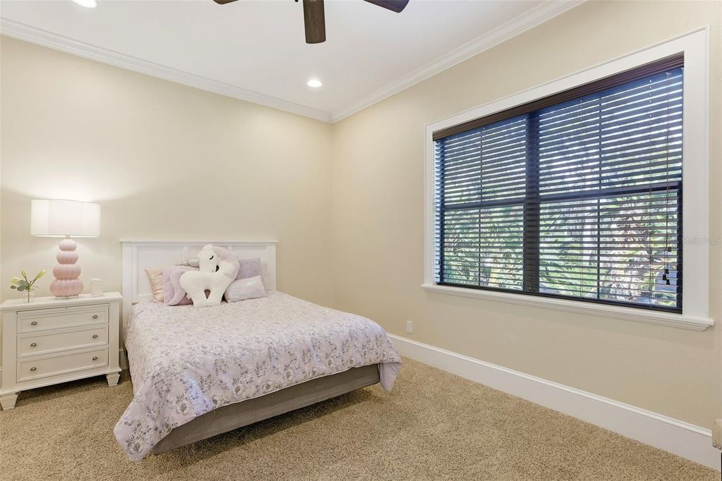 Image 41 of property listing at 713 MAIN STREET, Windermere, FL 34786