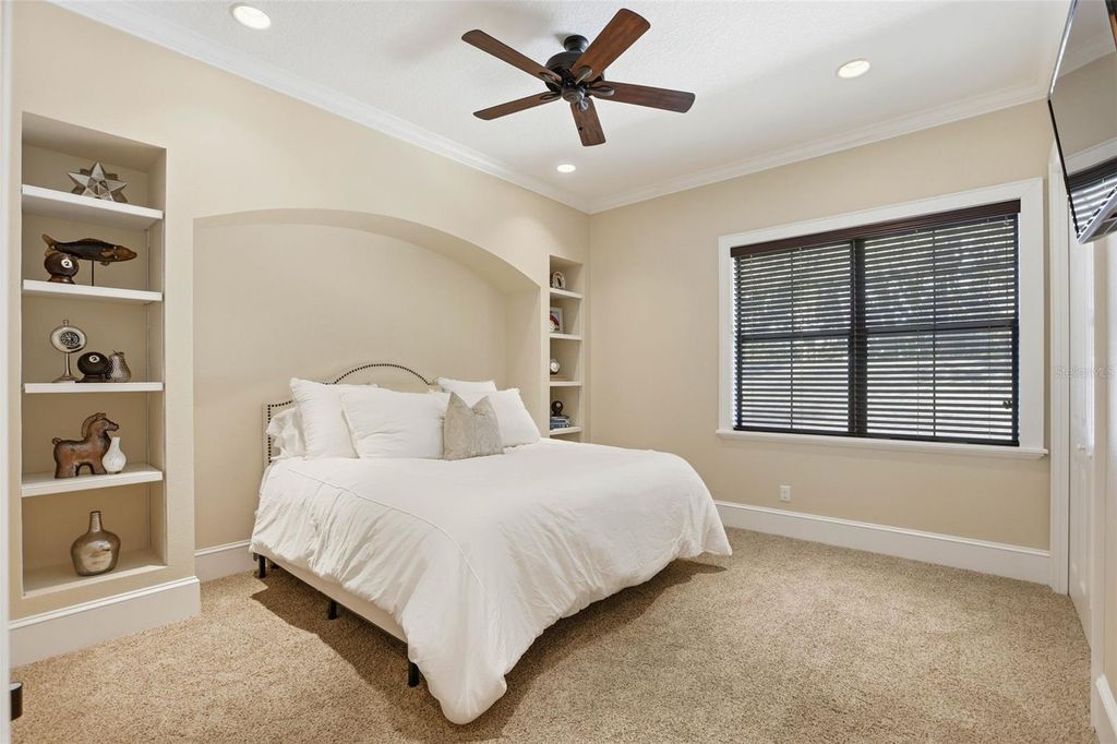 Image 45 of property listing at 713 MAIN STREET, Windermere, FL 34786