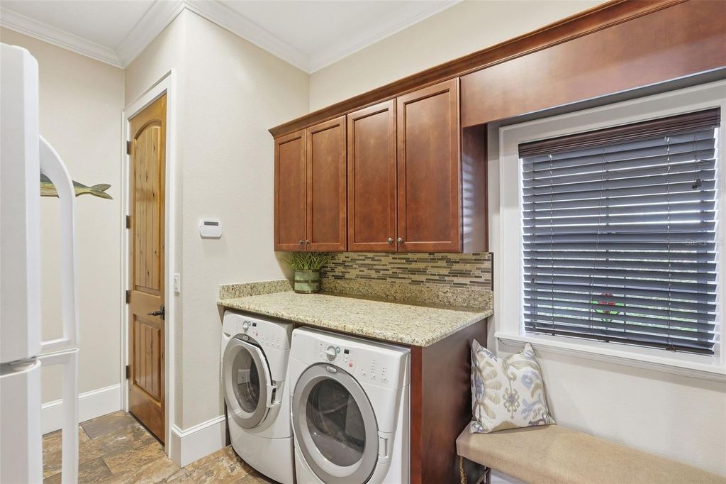 Image 50 of property listing at 713 MAIN STREET, Windermere, FL 34786