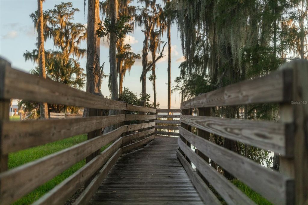 Image 74 of property listing at 713 MAIN STREET, Windermere, FL 34786