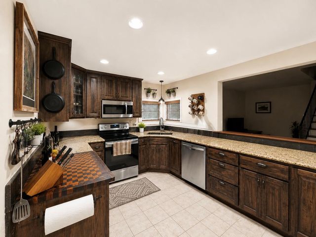 2905 Newton DR, Lago Vista, TX 78645