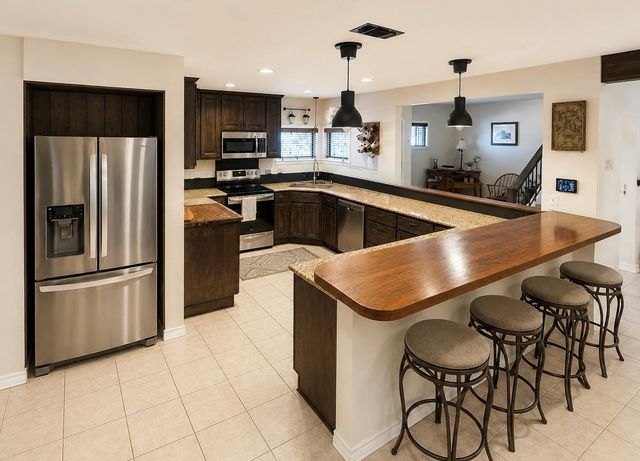 2905 Newton DR, Lago Vista, TX 78645