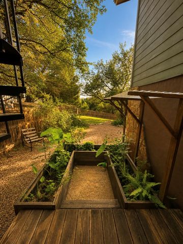2905 Newton DR, Lago Vista, TX 78645