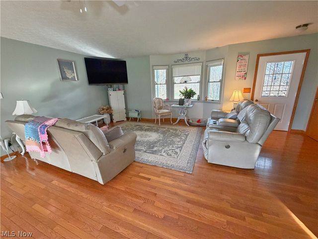 5279 Newgarden Road, Salem, OH 44460