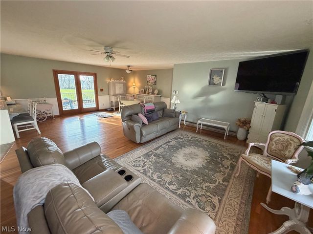 5279 Newgarden Road, Salem, OH 44460