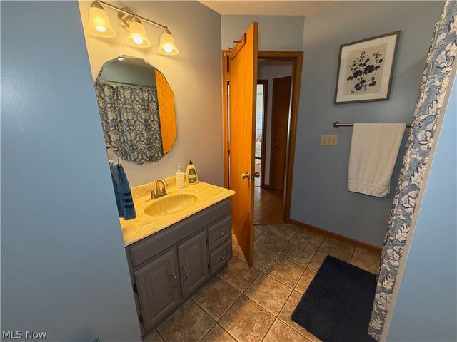 5279 Newgarden Road, Salem, OH 44460