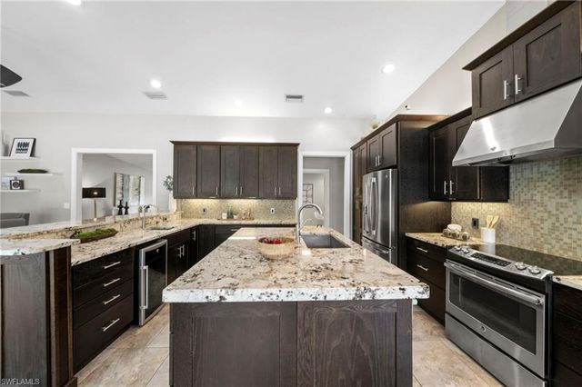 681 15th ST SW, Naples, FL 34117
