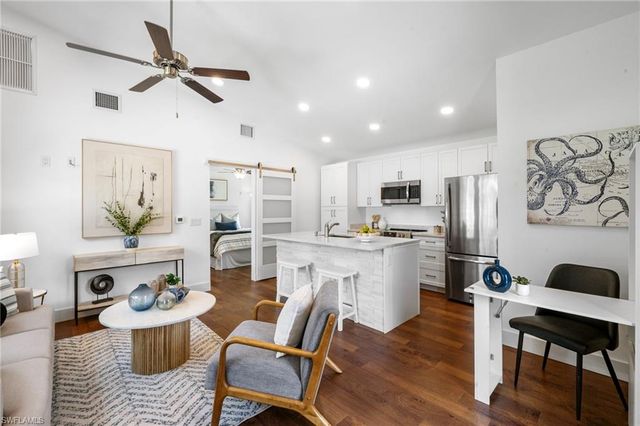 681 15th ST SW, Naples, FL 34117