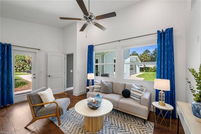 681 15th ST SW, Naples, FL 34117