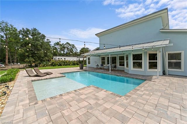 681 15th ST SW, Naples, FL 34117