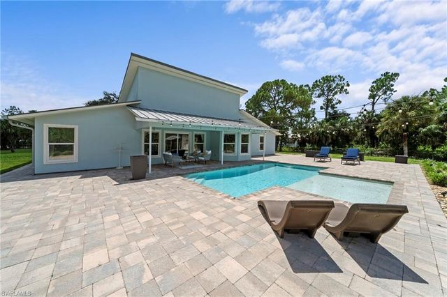 681 15th ST SW, Naples, FL 34117