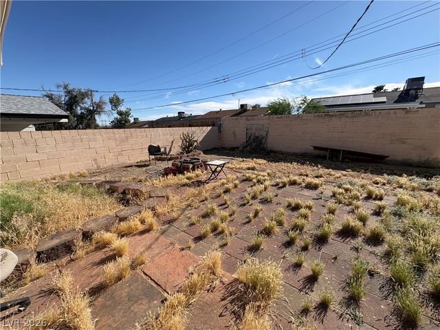 229 Hillcrest Drive, Henderson, NV 89015