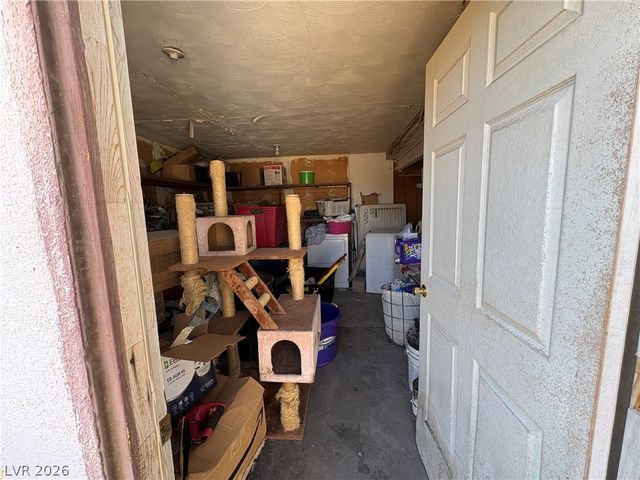 229 Hillcrest Drive, Henderson, NV 89015