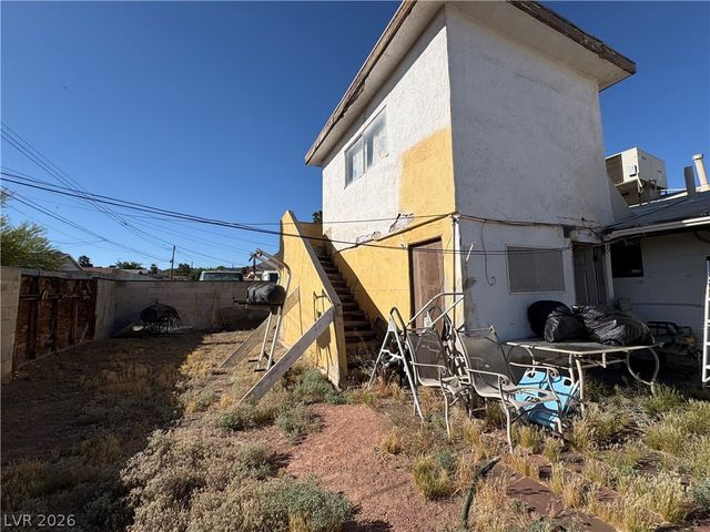 229 Hillcrest Drive, Henderson, NV 89015