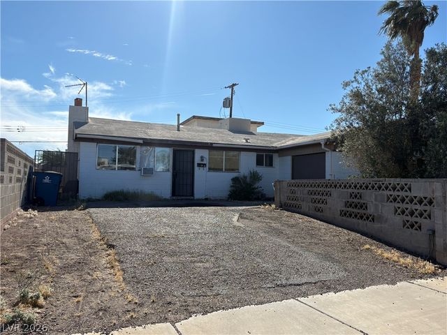 229 Hillcrest Drive, Henderson, NV 89015