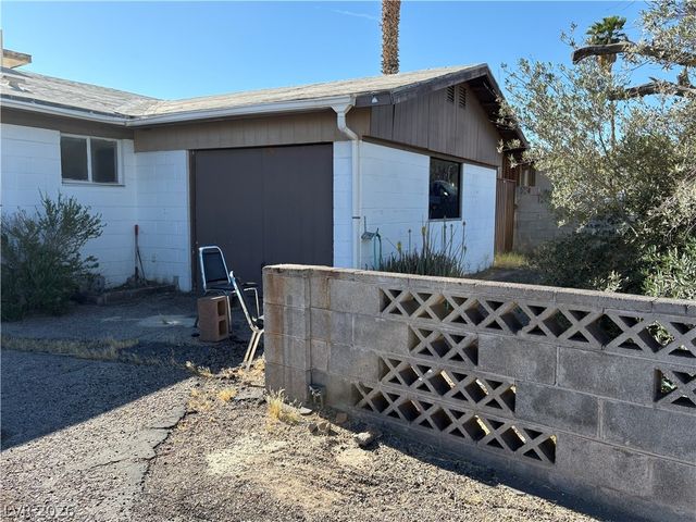 229 Hillcrest Drive, Henderson, NV 89015