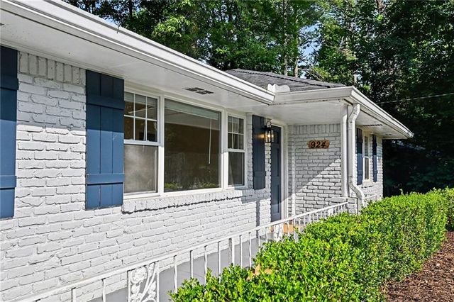 924 Valley Brook Road, Decatur, GA 30033