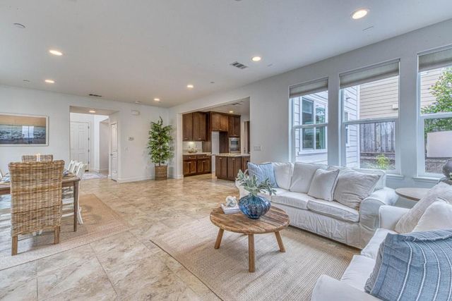 2717 Parkview Way, Marina, CA 93933