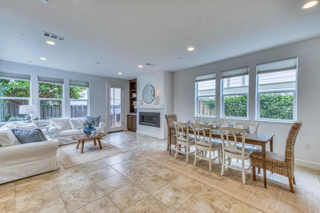 2717 Parkview Way, Marina, CA 93933