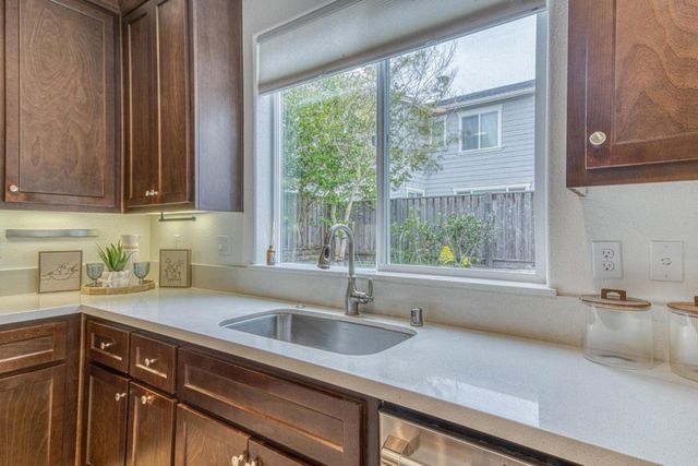 2717 Parkview Way, Marina, CA 93933