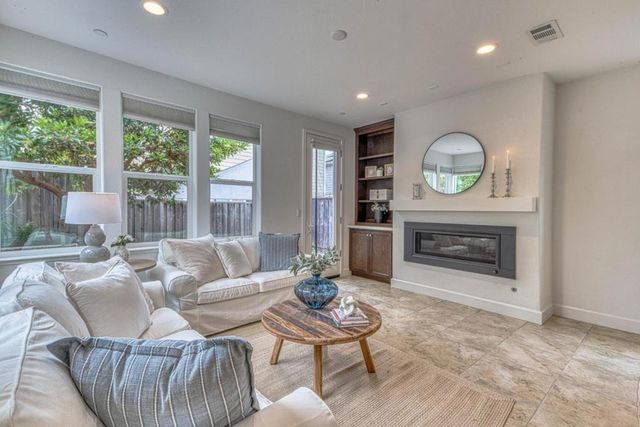 2717 Parkview Way, Marina, CA 93933
