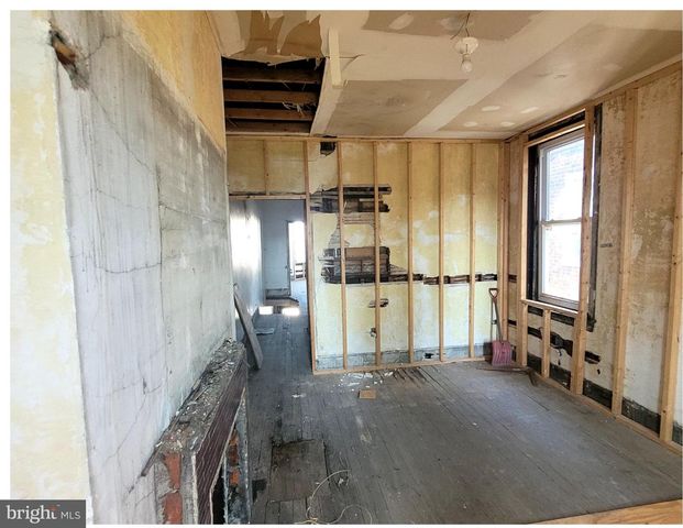 2318 W VENANGO ST W, Philadelphia, PA 19140