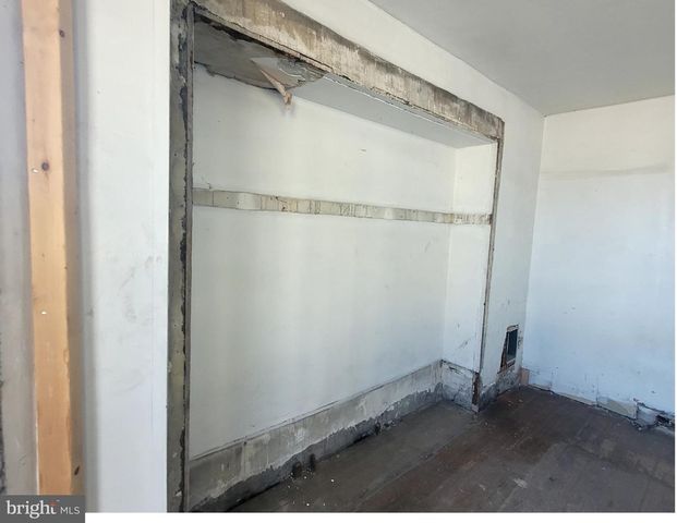2318 W VENANGO ST W, Philadelphia, PA 19140
