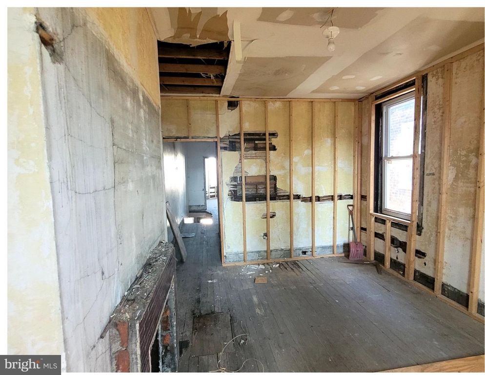 2318 W VENANGO ST W, PHILADELPHIA, PA 19140 — photo 4