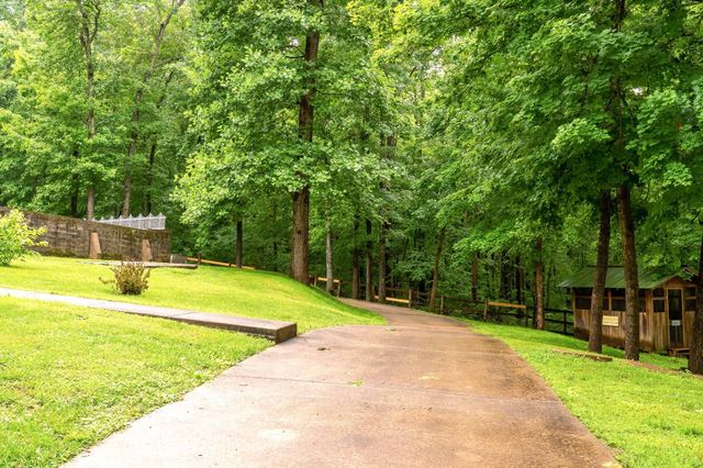 554 Hickman Shores Rd, Dover, TN 37058