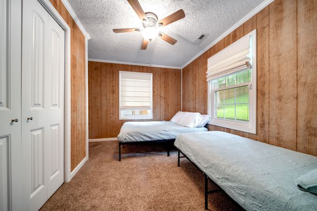 554 Hickman Shores Rd, Dover, TN 37058