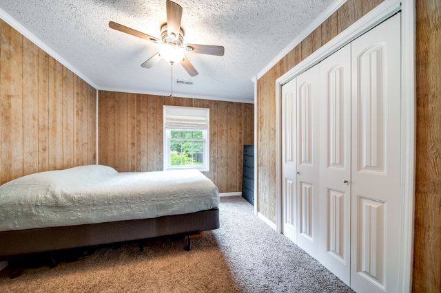 554 Hickman Shores Rd, Dover, TN 37058