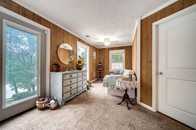 554 Hickman Shores Rd, Dover, TN 37058