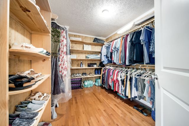 554 Hickman Shores Rd, Dover, TN 37058