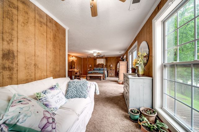 554 Hickman Shores Rd, Dover, TN 37058